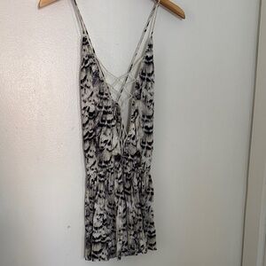 Indah Monochrome Patterned Garment